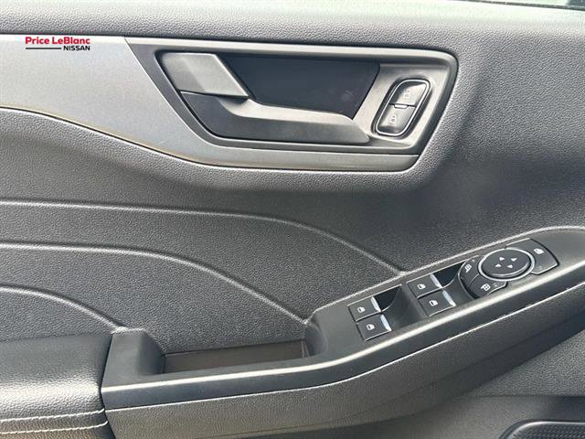 Used 2025 Ford Escape Active AWD/4WD image 19