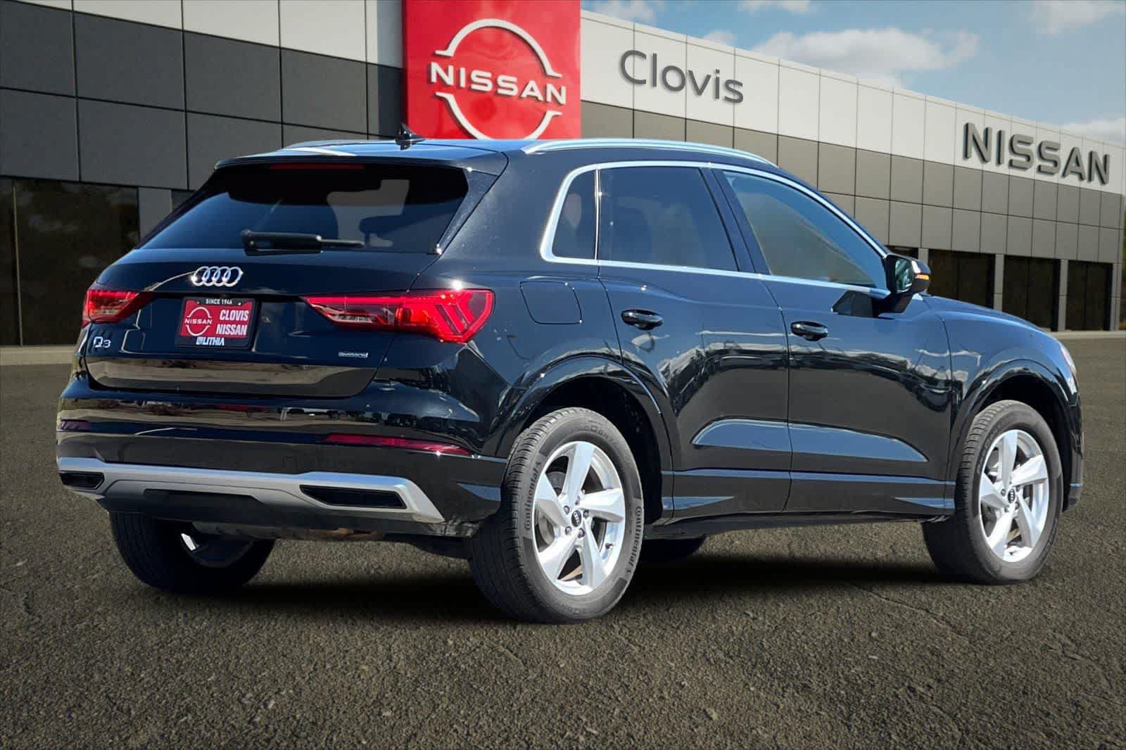 Used 2022 Audi Q3 2.0T Premium w/ Convenience Package AWD/4WD image 3