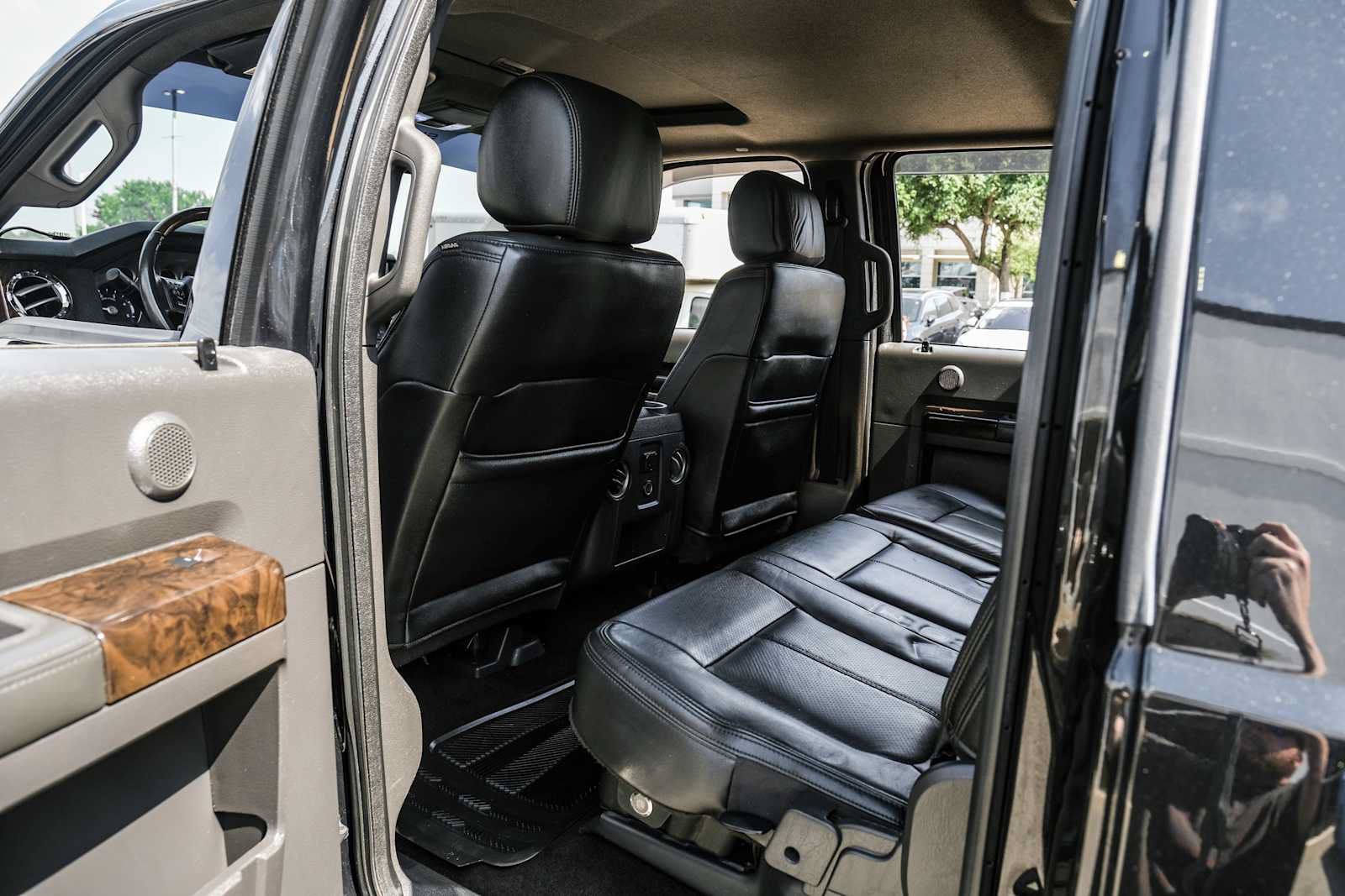 Used 2014 Ford F250 Platinum w/ FX4 Off-Road Package AWD/4WD image 26