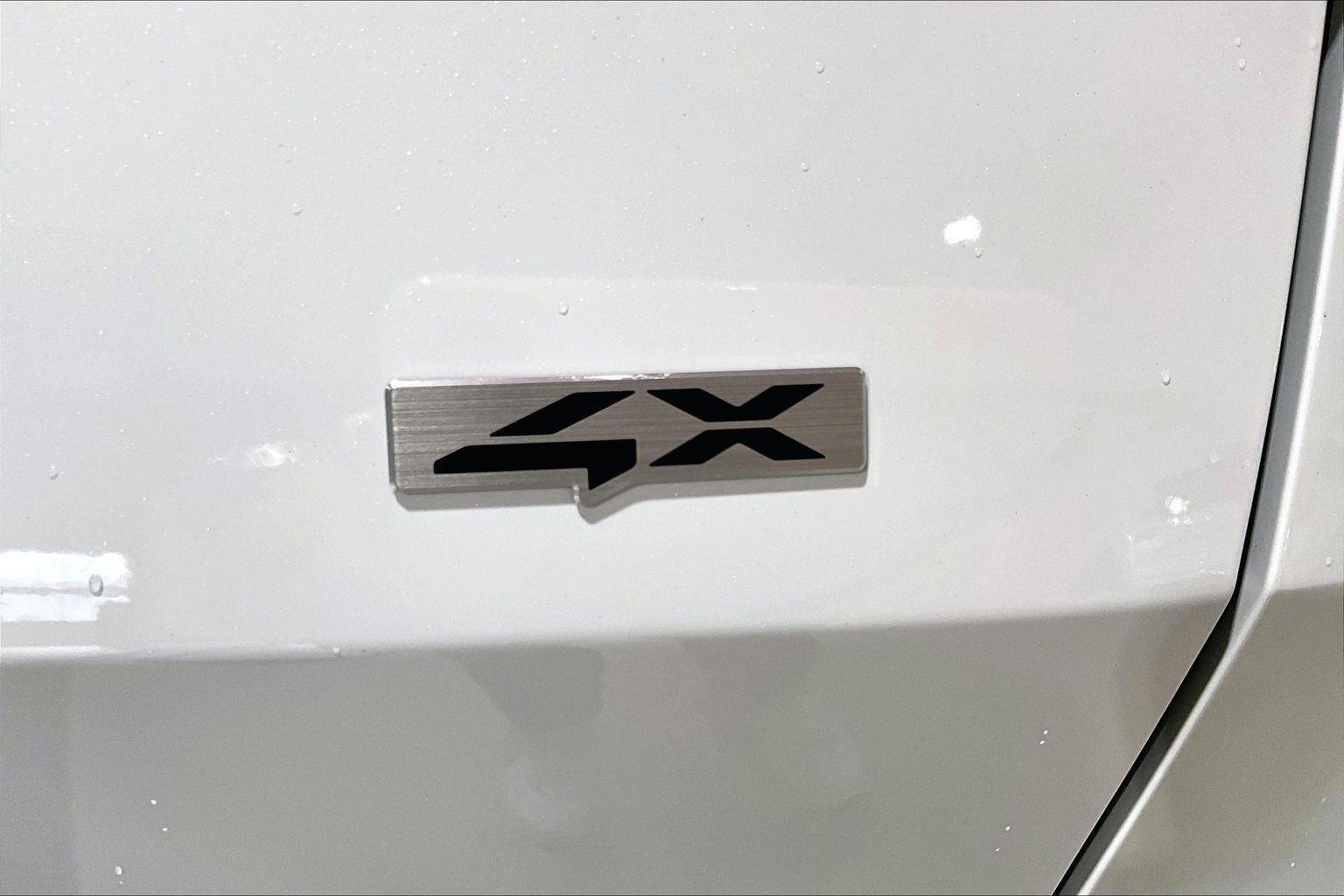 Used 2025 Kia Sportage SX AWD/4WD image 9