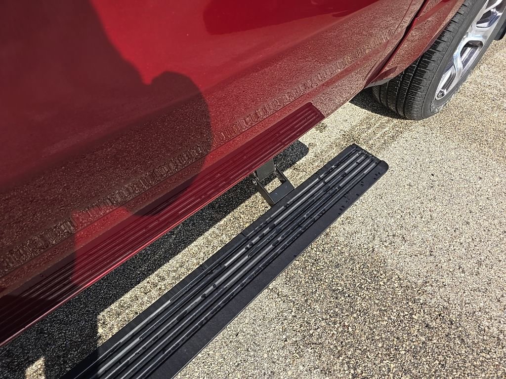 Used 2024 RAM 1500 Laramie image 12