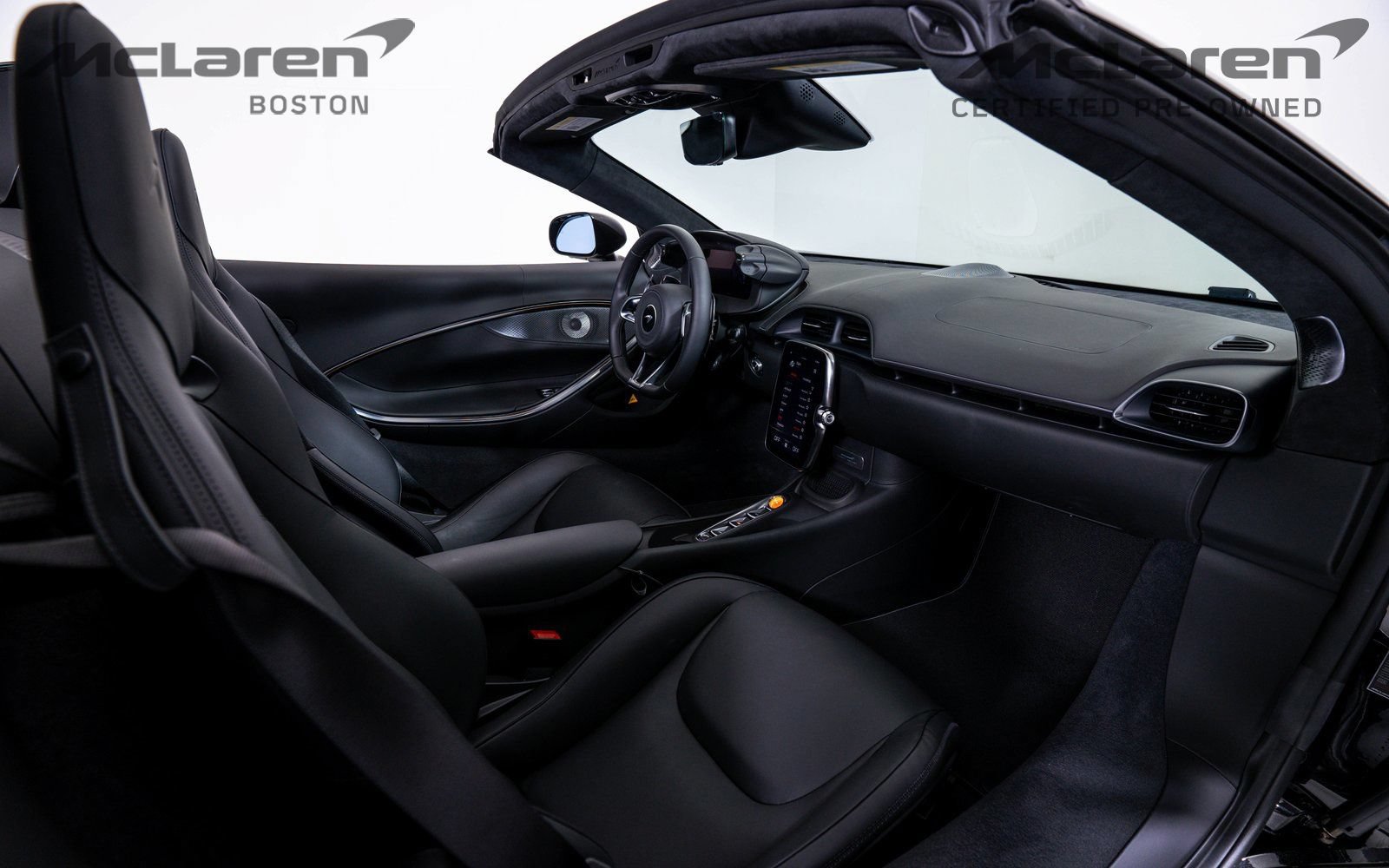 Used 2025 McLaren Artura Spider RWD image 18