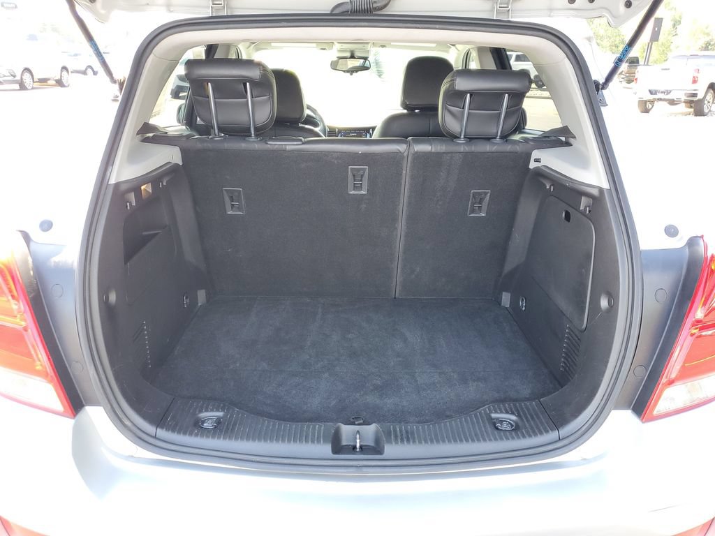 Used 2021 Chevrolet Trax LT FWD image 28