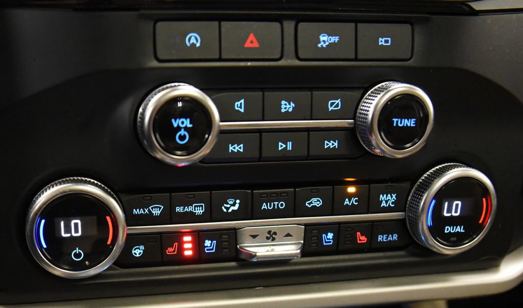 Used 2024 Ford Expedition Limited image 25