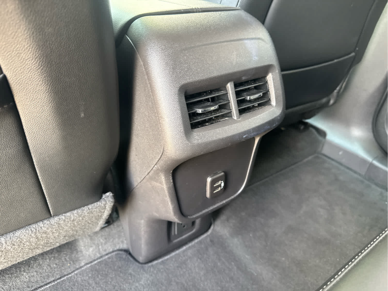 Used 2024 GMC Terrain SLT AWD/4WD image 34