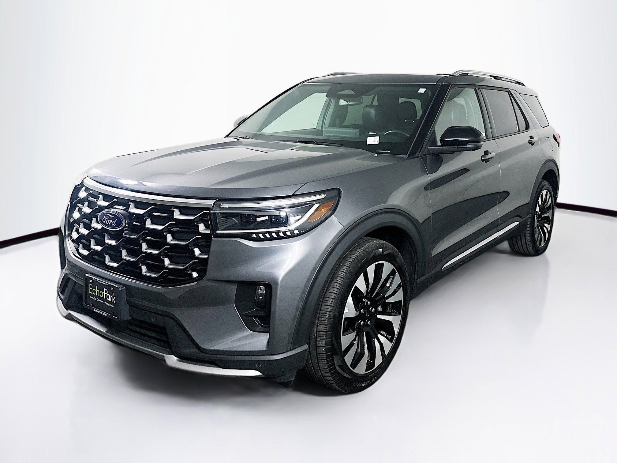 Used 2025 Ford Explorer Platinum w/ LUX Leather Package AWD/4WD image 3