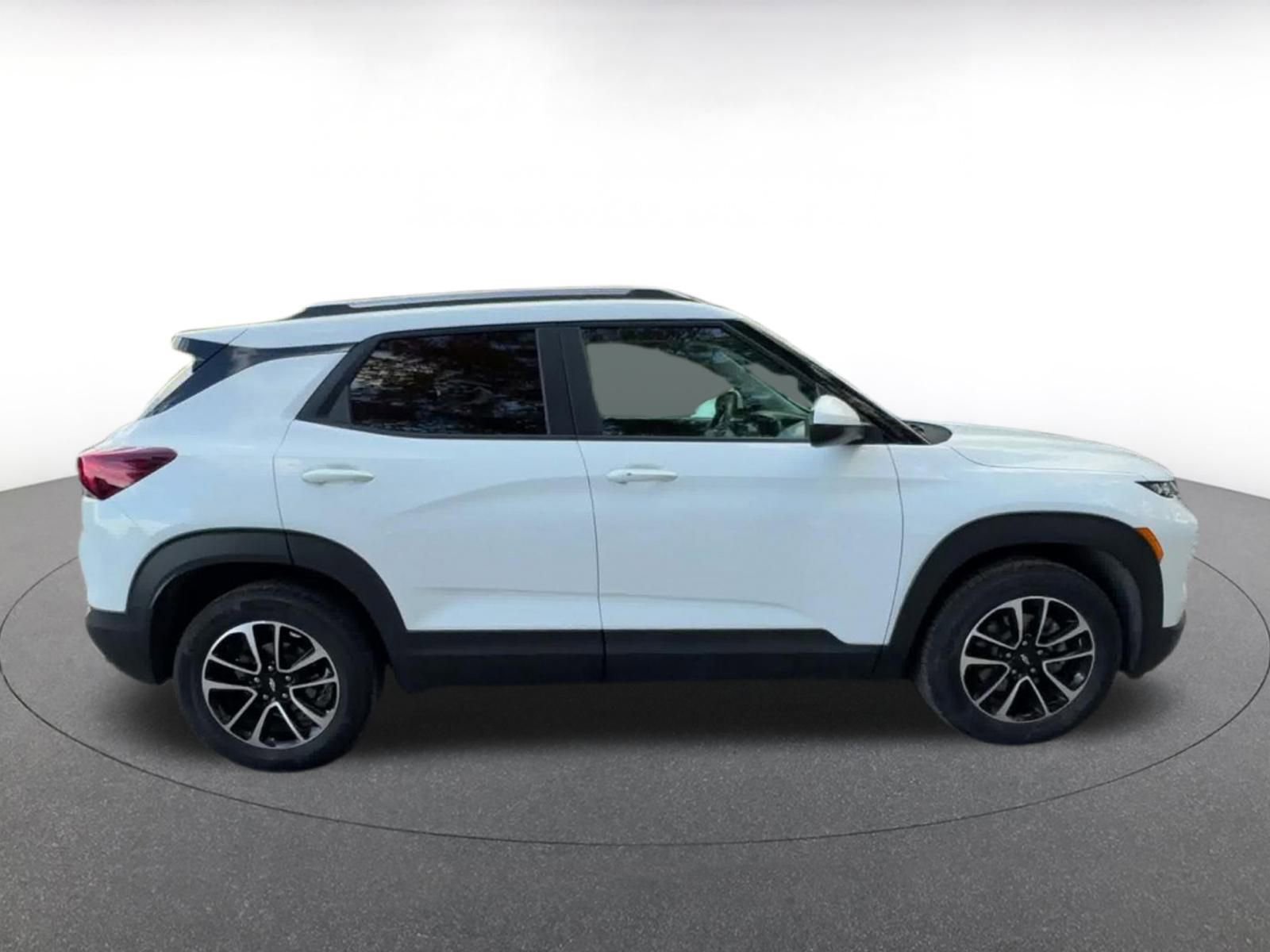 Used 2025 Chevrolet TrailBlazer LT image 16