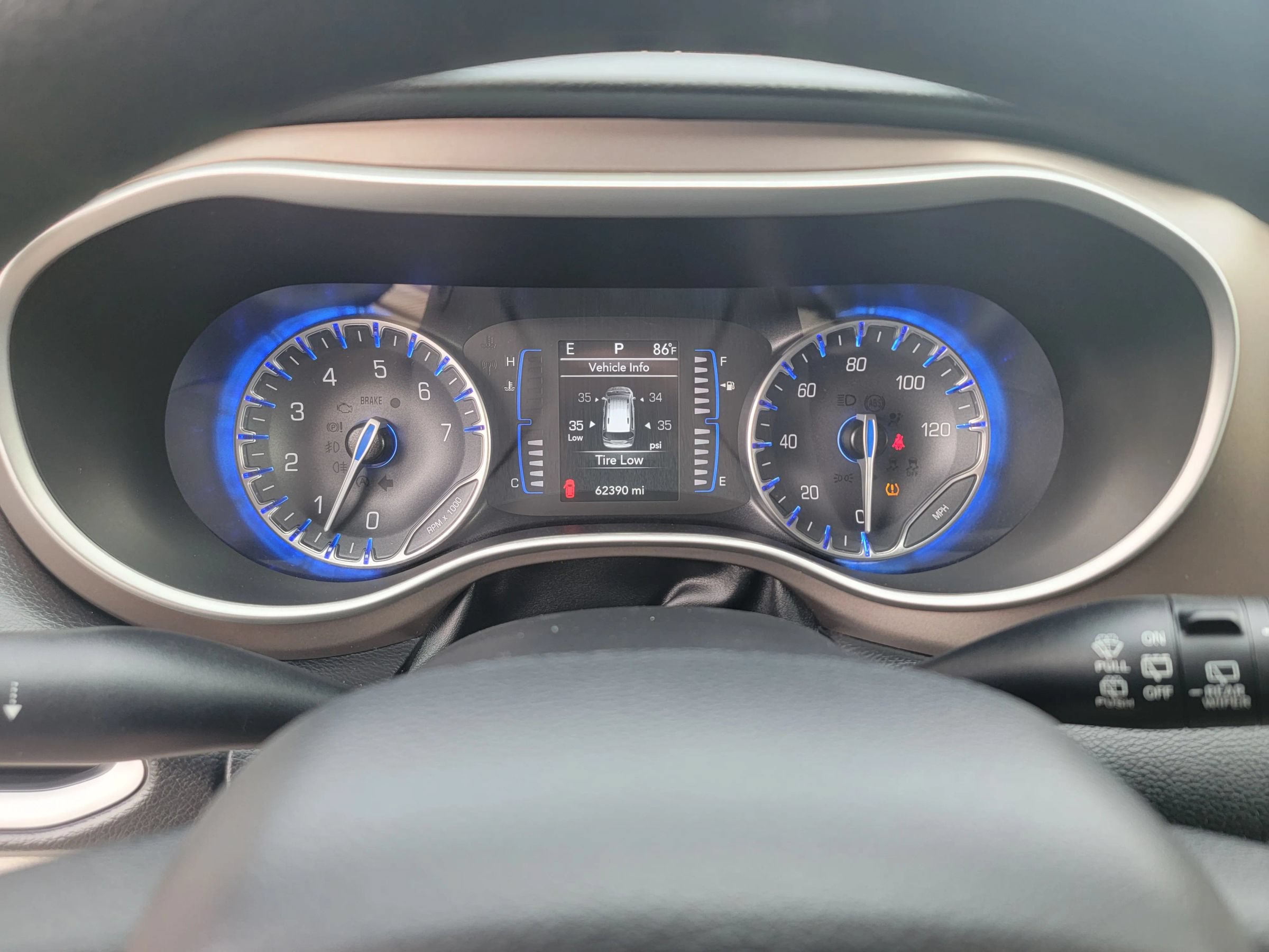 Used 2020 Chrysler Voyager L FWD image 22