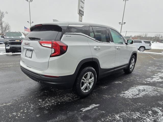 Used 2023 GMC Terrain SLE image 3