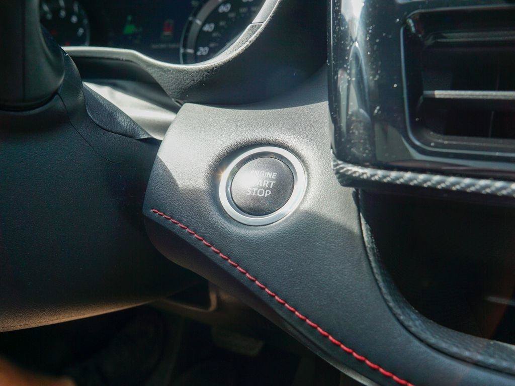 Used 2021 Toyota Highlander XSE FWD image 23