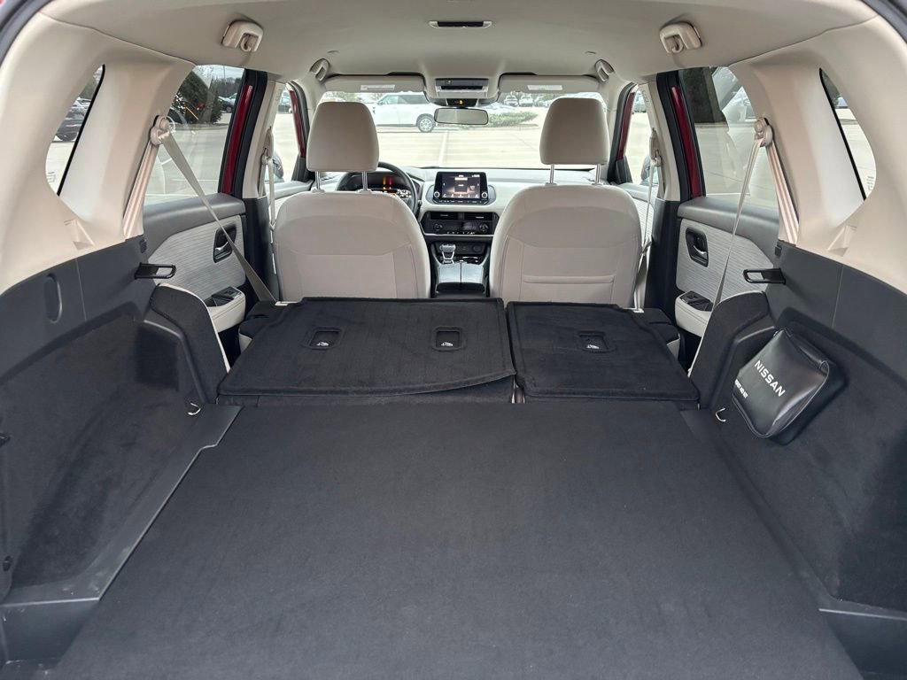 Used 2023 Nissan Rogue SV image 10