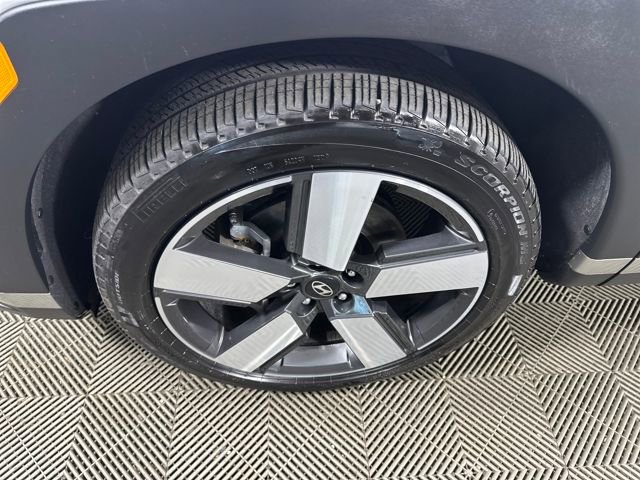 Used 2025 Hyundai Santa Fe Limited image 38