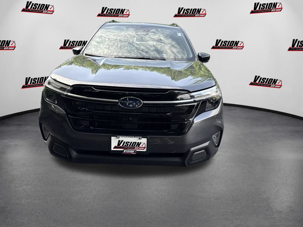 Used 2025 Subaru Forester Touring AWD/4WD image 2