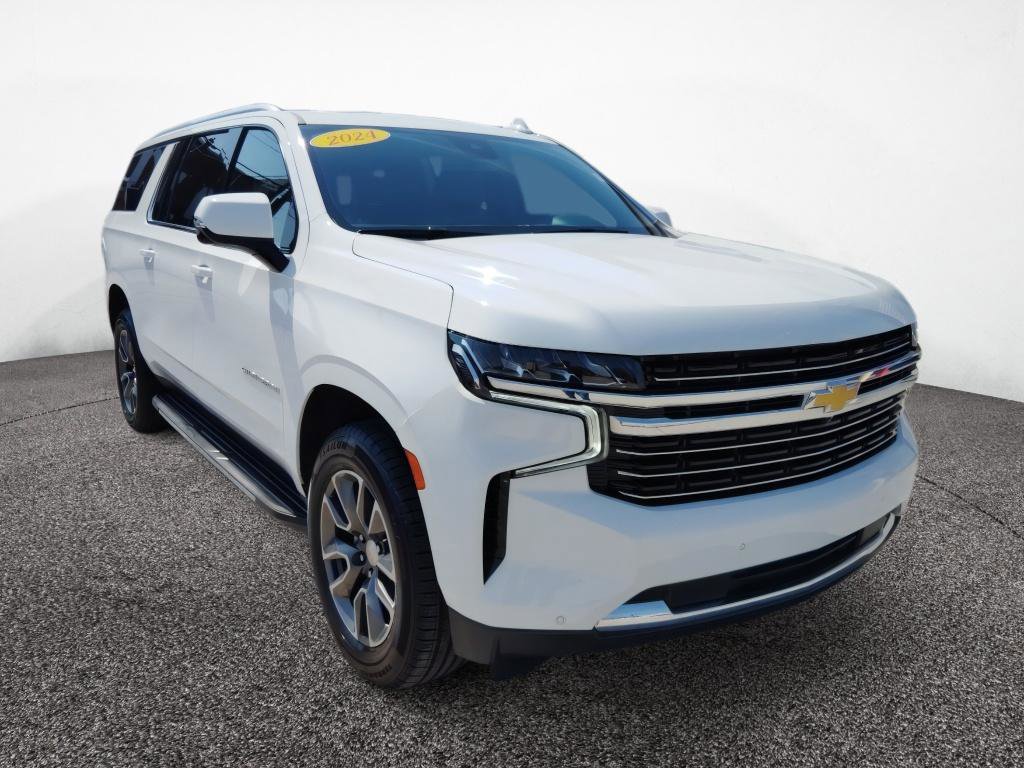 Used 2024 Chevrolet Suburban LT w/ Luxury Package AWD/4WD image 11