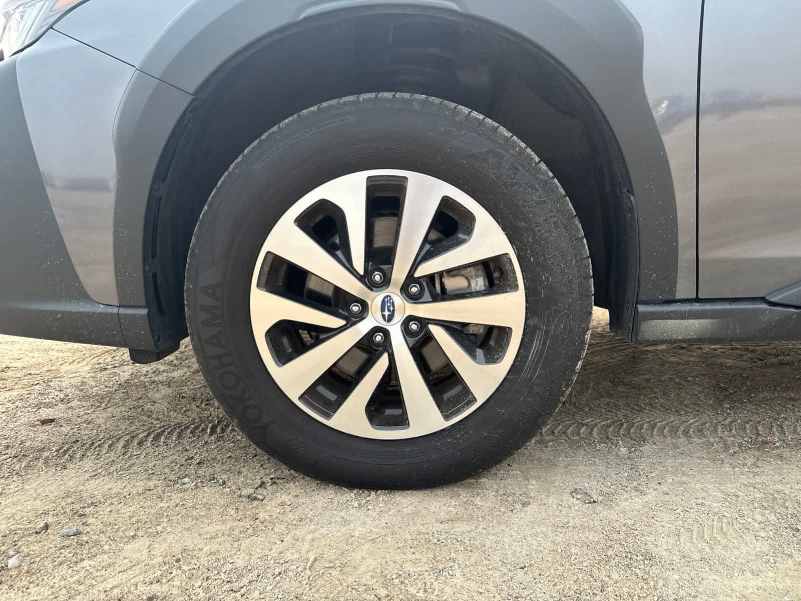 Used 2025 Subaru Outback Premium AWD/4WD image 17