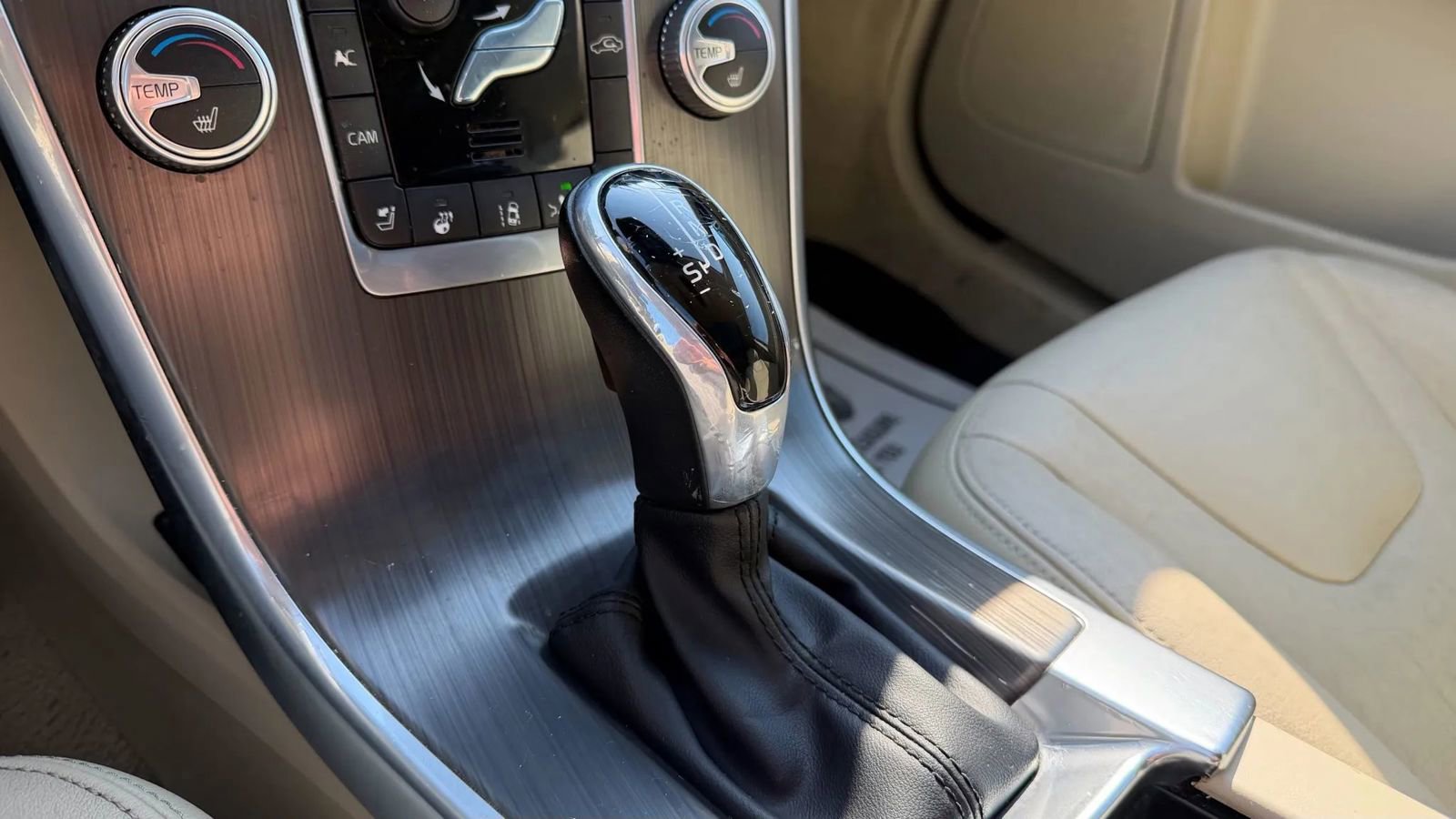 Used 2016 Volvo XC60 T5 Platinum image 35