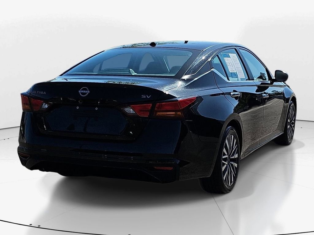 Used 2024 Nissan Altima 2.5 SV image 5