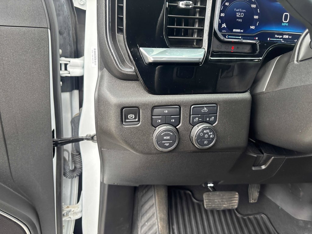 Used 2025 Chevrolet Silverado 2500 LT w/ Convenience Package AWD/4WD image 12