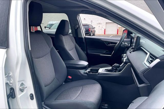 Used 2019 Toyota RAV4 XLE FWD image 7