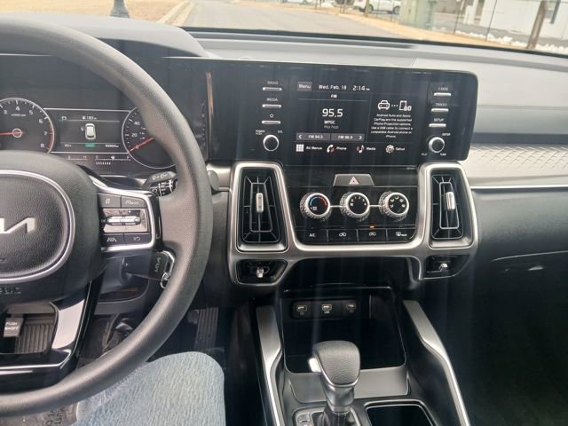 Certified 2023 Kia Sorento LX image 26