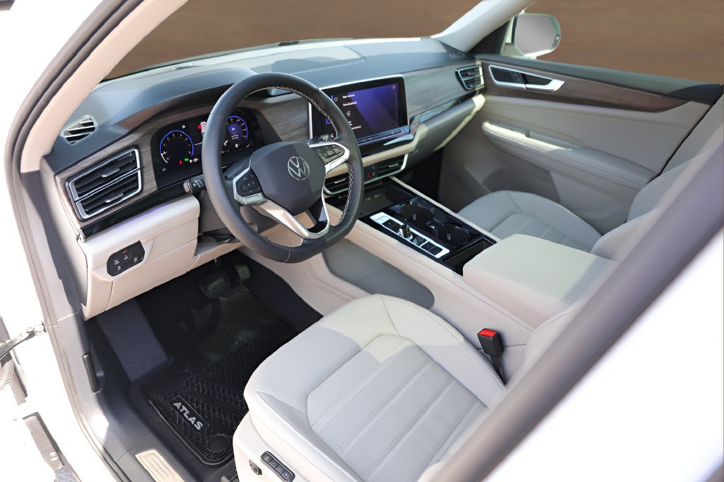 Used 2026 Volkswagen Atlas SEL AWD/4WD image 10