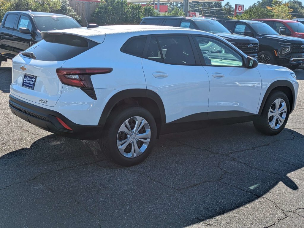 New 2026 Chevrolet Trax LS FWD image 4