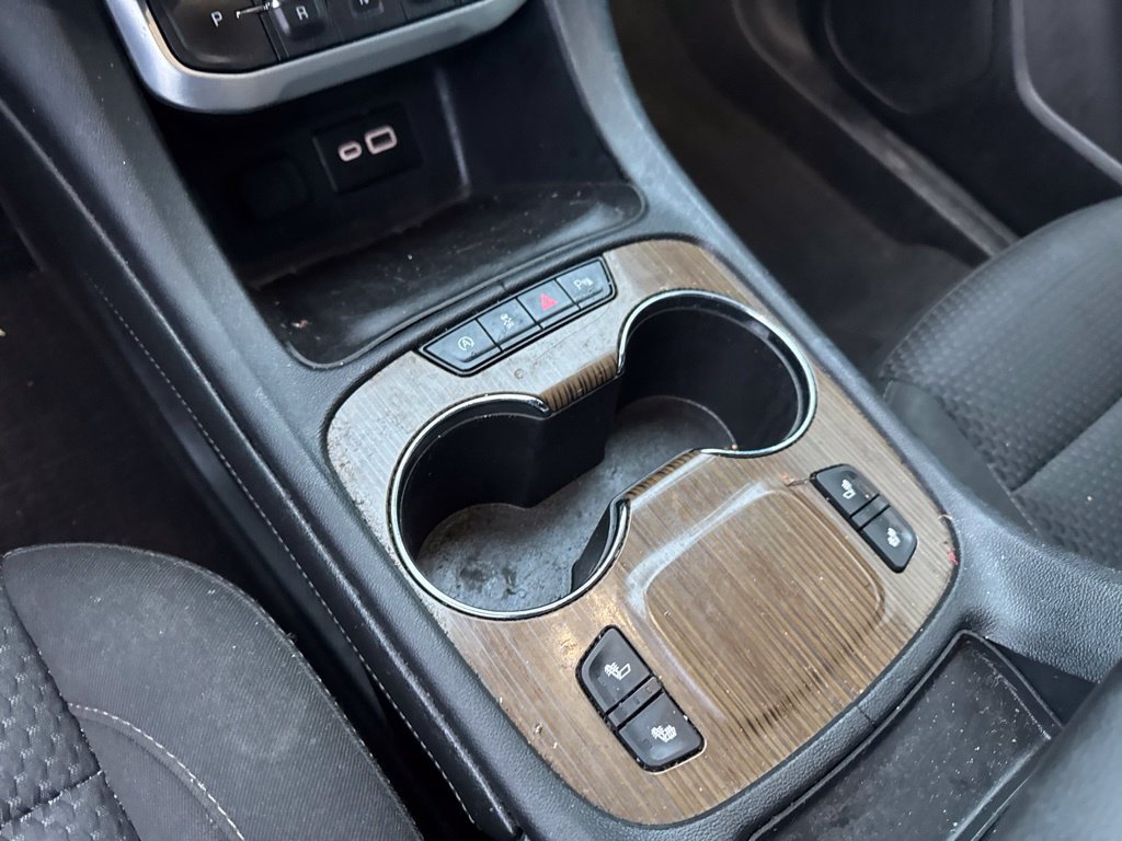 Used 2020 GMC Acadia SLE w/ Driver Convenience Package FWD image 7