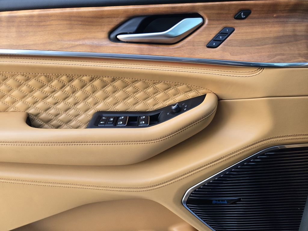 Used 2025 Jeep Grand Cherokee Summit image 20