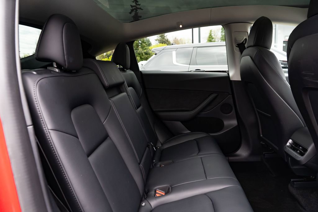 Used 2022 Tesla Model Y Long Range AWD/4WD image 20