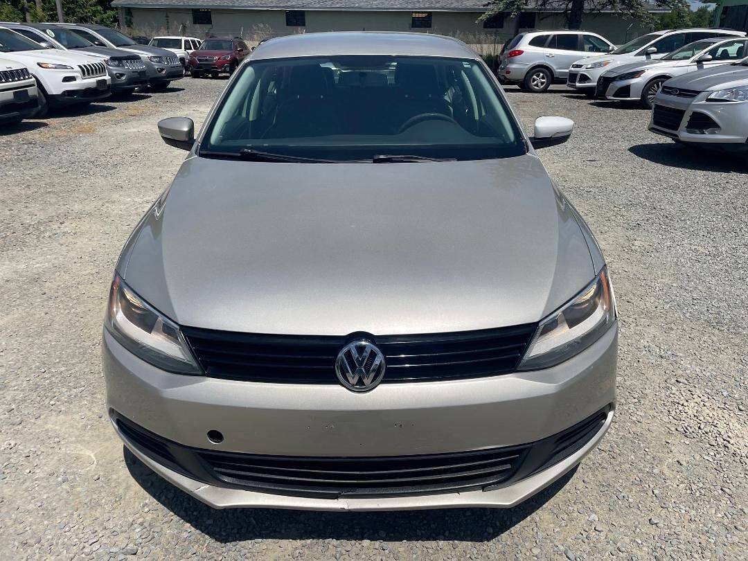 Used 2014 Volkswagen Jetta SE FWD image 2
