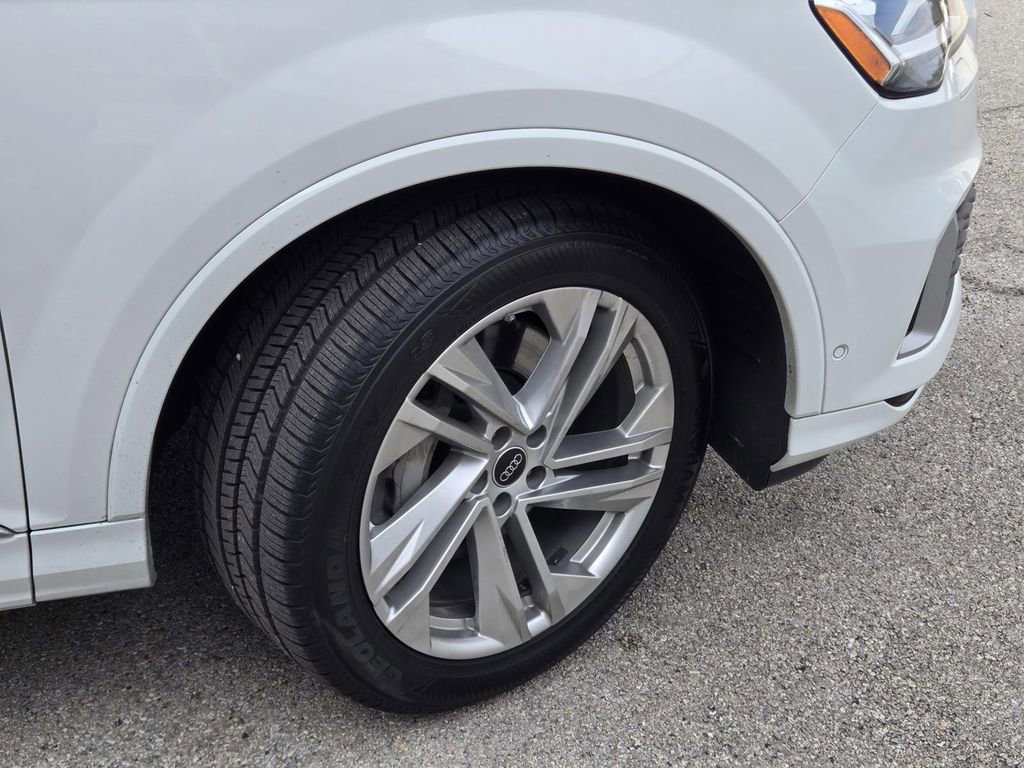 Used 2023 Audi Q7 3.0T Premium Plus image 6