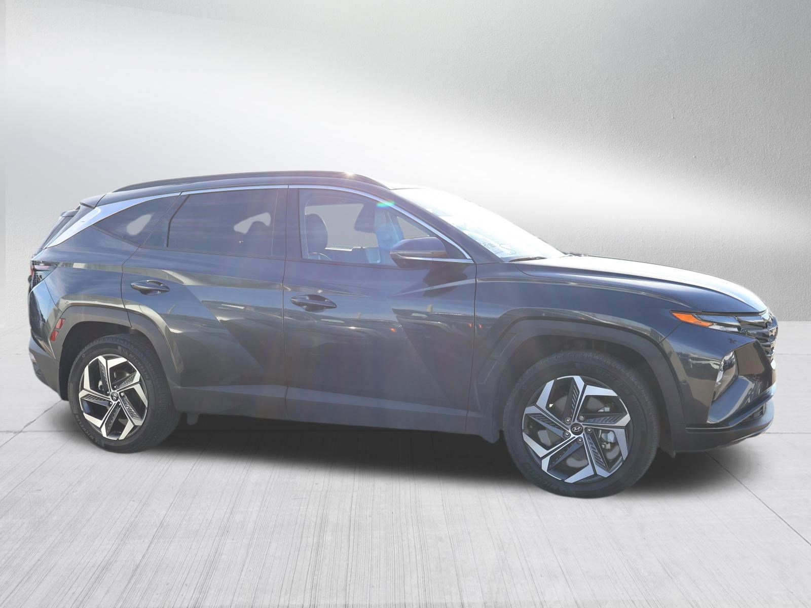 Used 2023 Hyundai Tucson Limited w/ Cargo Package image 7