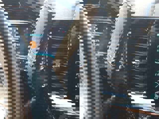 Used 2025 Chevrolet Silverado 1500 LT image 27