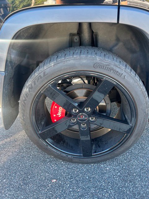 Used 2019 Jeep Cherokee Latitude Plus FWD image 9