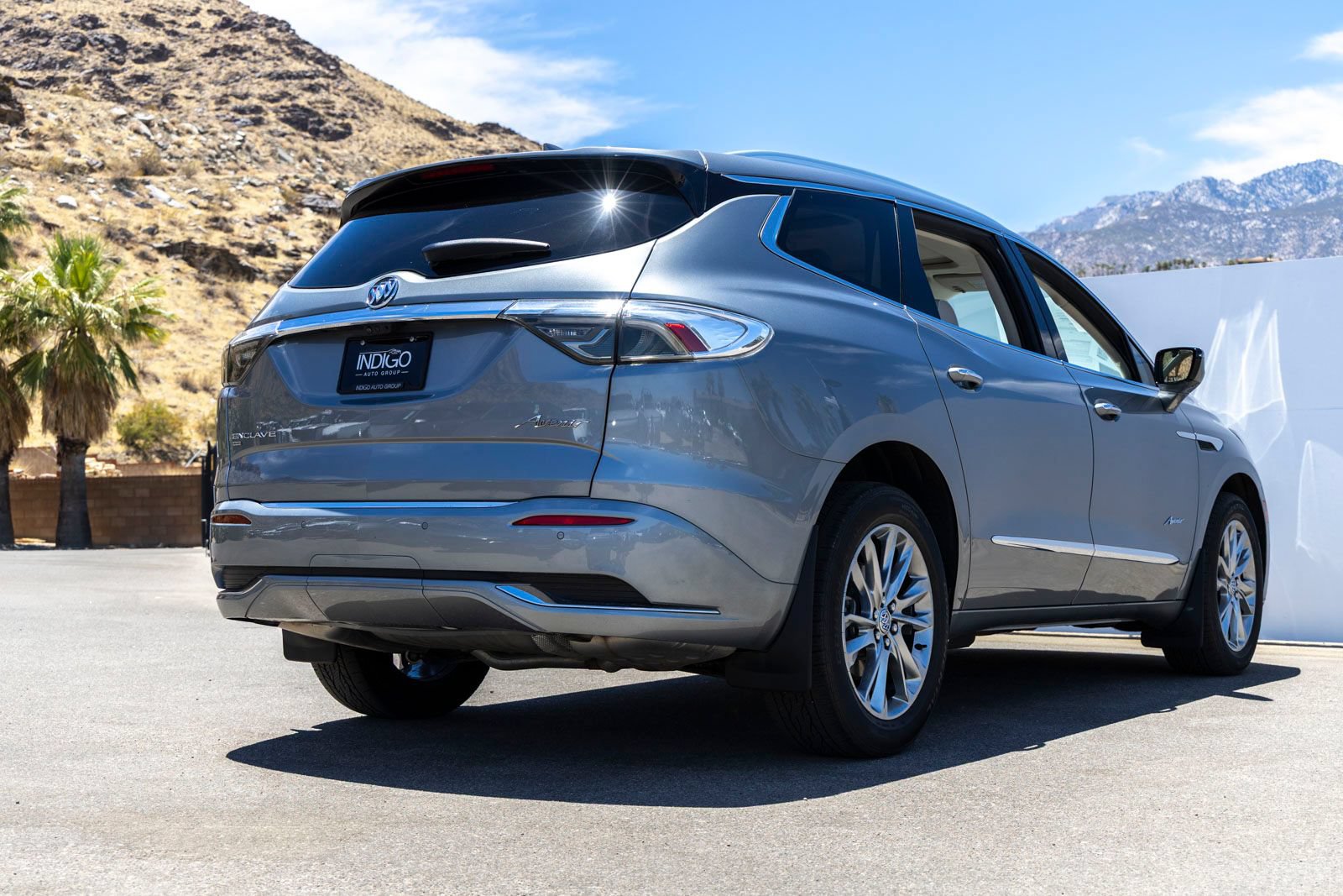 Used 2023 Buick Enclave Avenir w/ Avenir Technology Package AWD/4WD image 10
