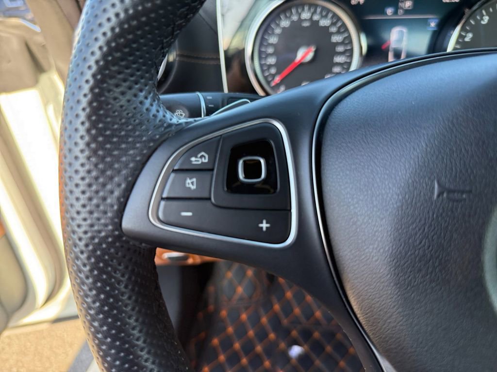 Used 2018 Mercedes-Benz E 400 4MATIC Cabriolet image 21