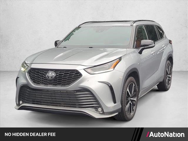 Used 2021 Toyota Highlander XSE FWD image 1