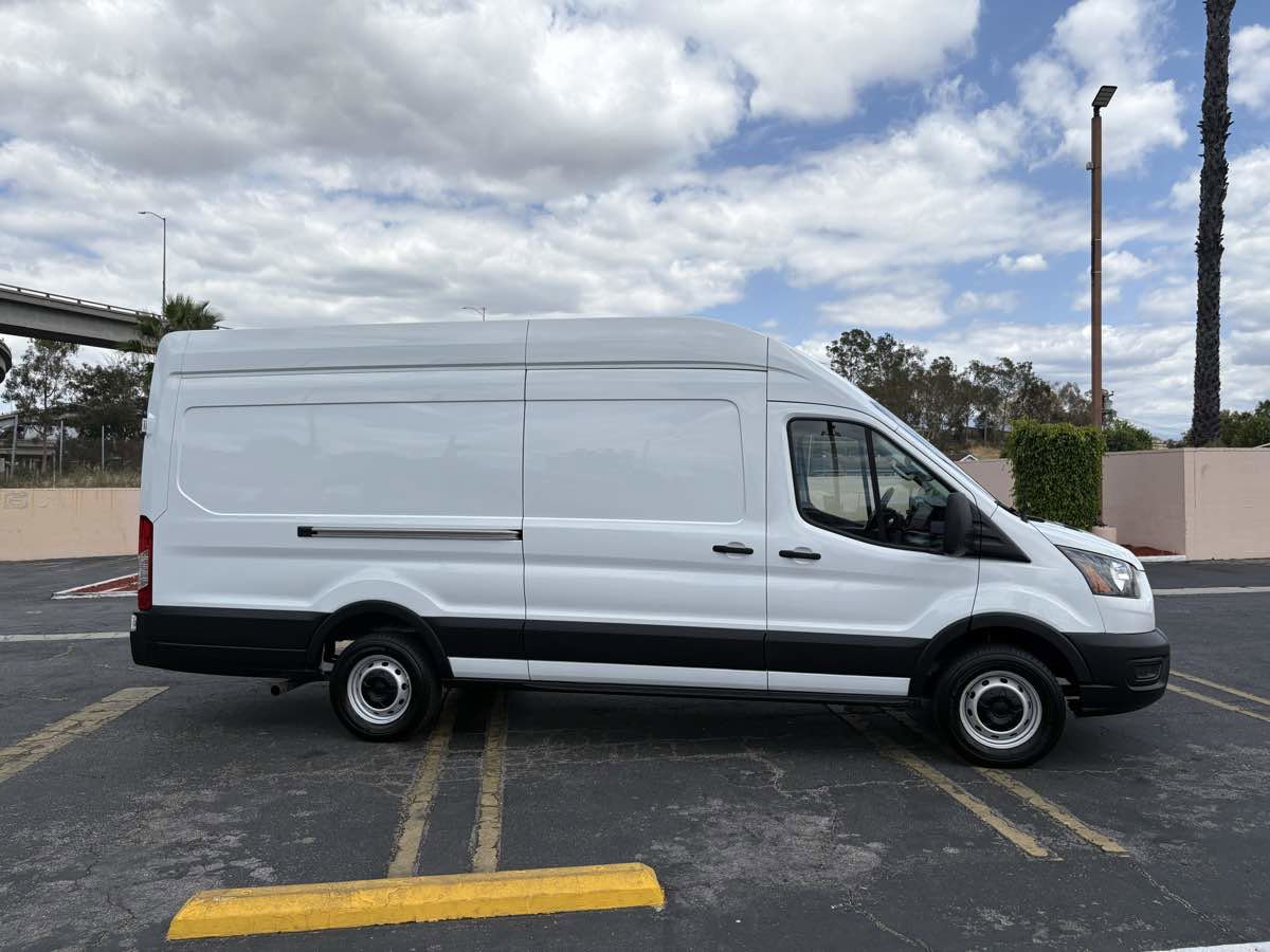 Used 2023 Ford Transit 250 148 High Roof Extended w/ Load Area Protection Package RWD image 36