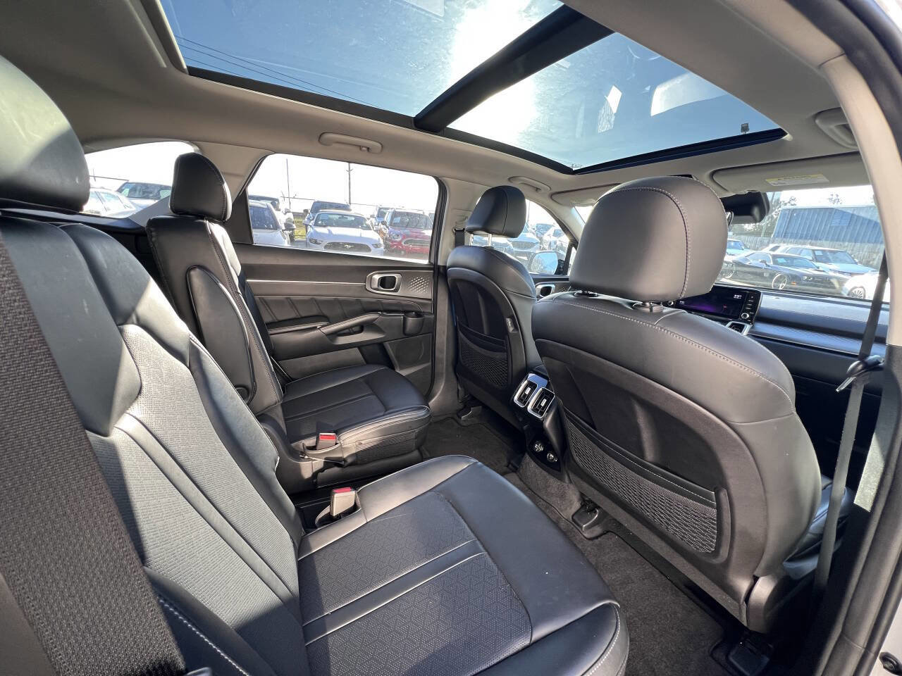 Used 2022 Kia Sorento SX image 13