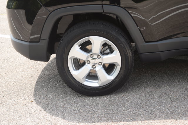 Used 2018 Jeep Compass Latitude w/ Popular Equipment Group AWD/4WD image 28