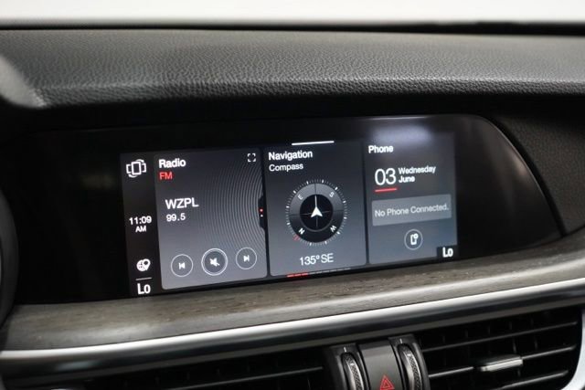 Used 2020 Alfa Romeo Stelvio Ti w/ Active Blind Spot Package AWD/4WD image 22