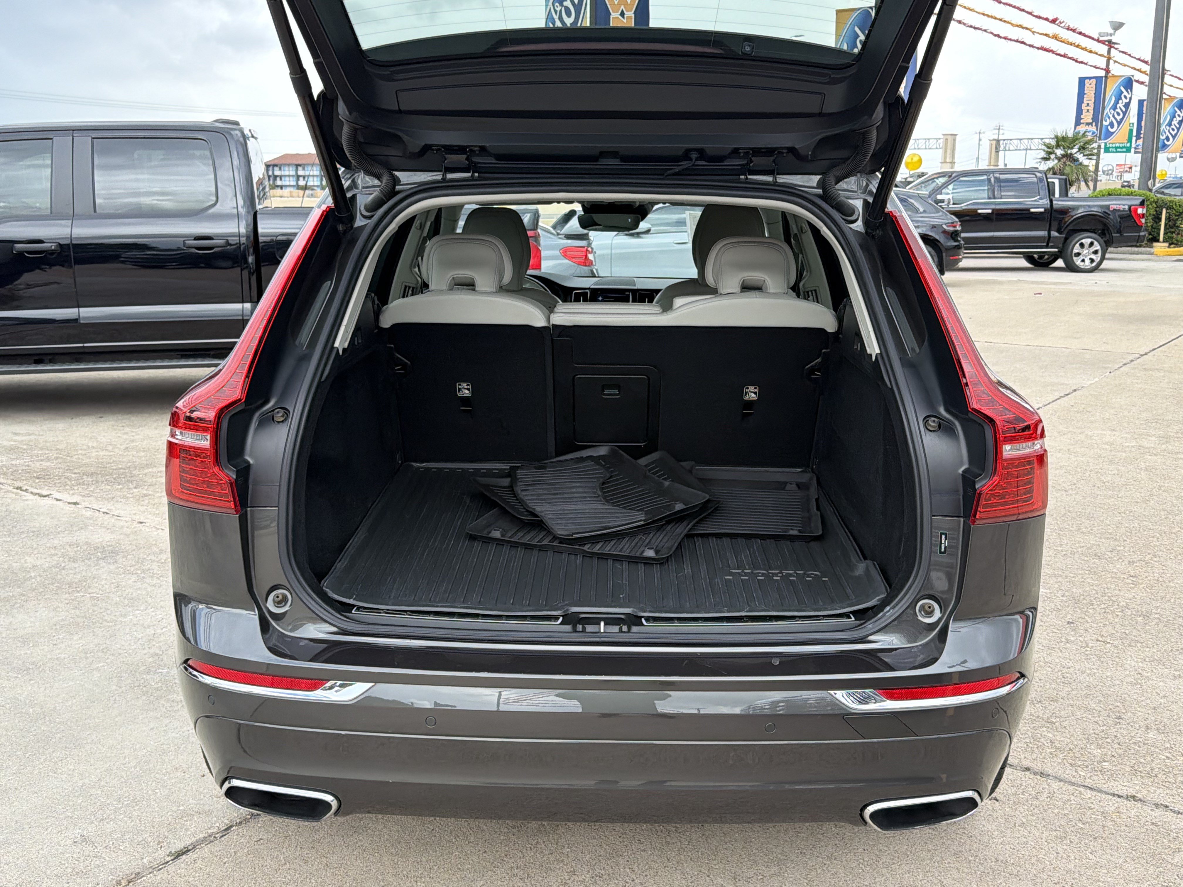 Used 2021 Volvo XC60 T5 Inscription FWD image 9