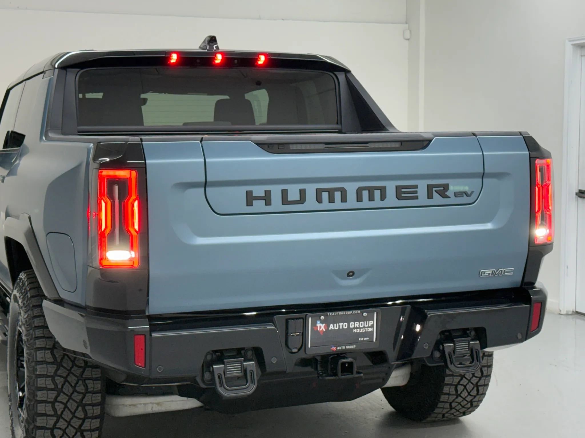 Used 2024 GMC Hummer EV 3X w/ Omega Edition image 40