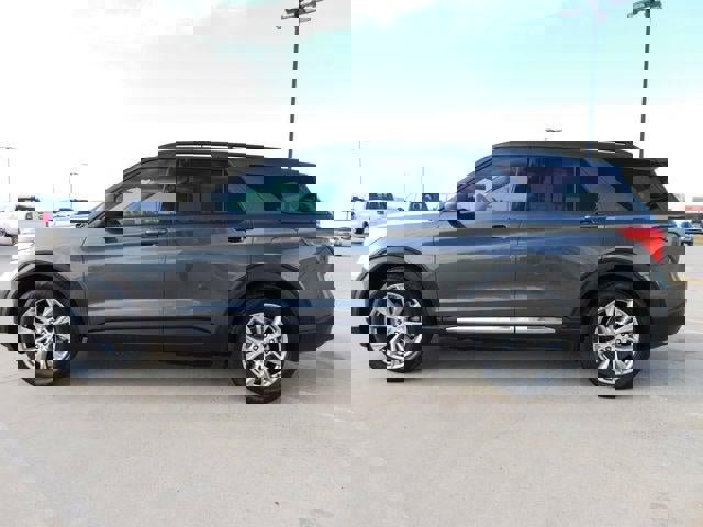 Used 2020 Ford Explorer XLT w/ Equipment Group 202A image 26