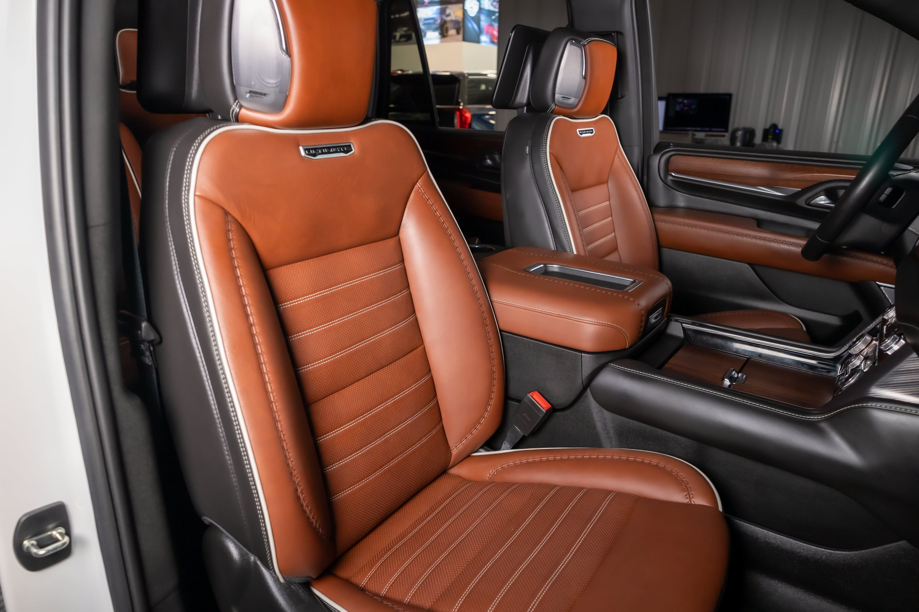 Used 2023 GMC Yukon Denali Ultimate AWD/4WD image 20