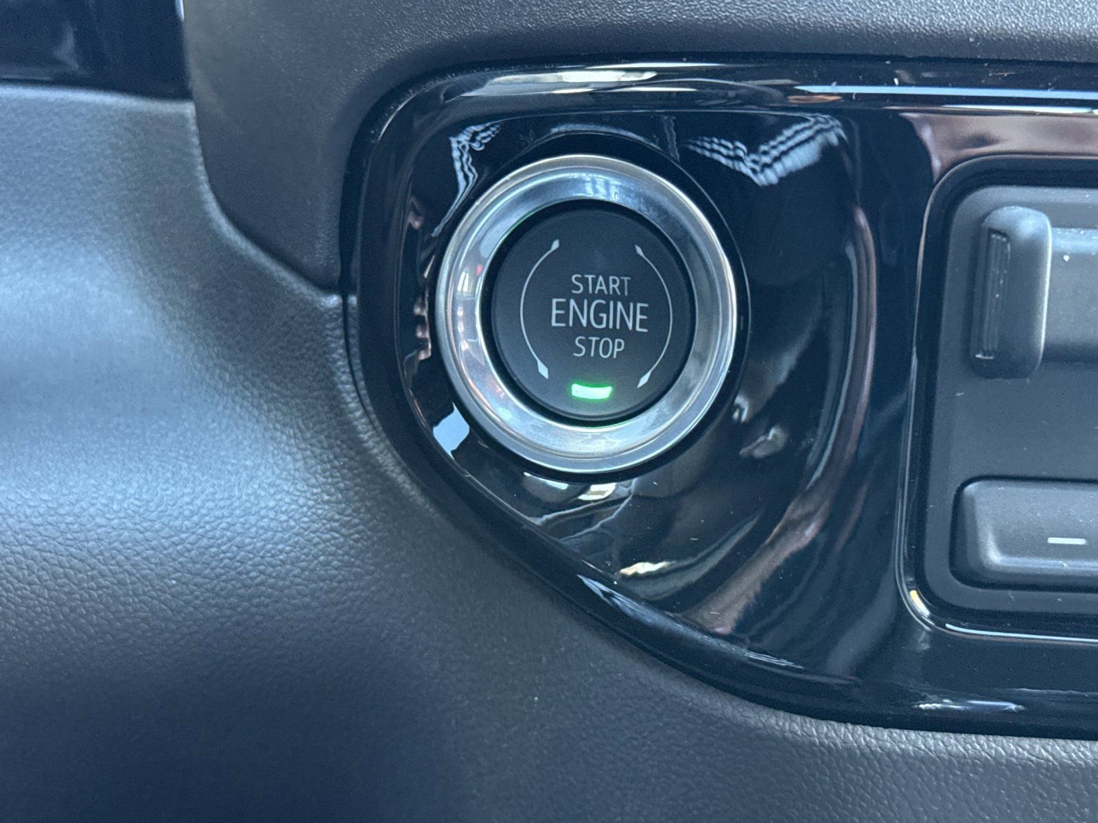 New 2026 GMC Sierra 2500 SLT w/ SLT Premium Package image 25