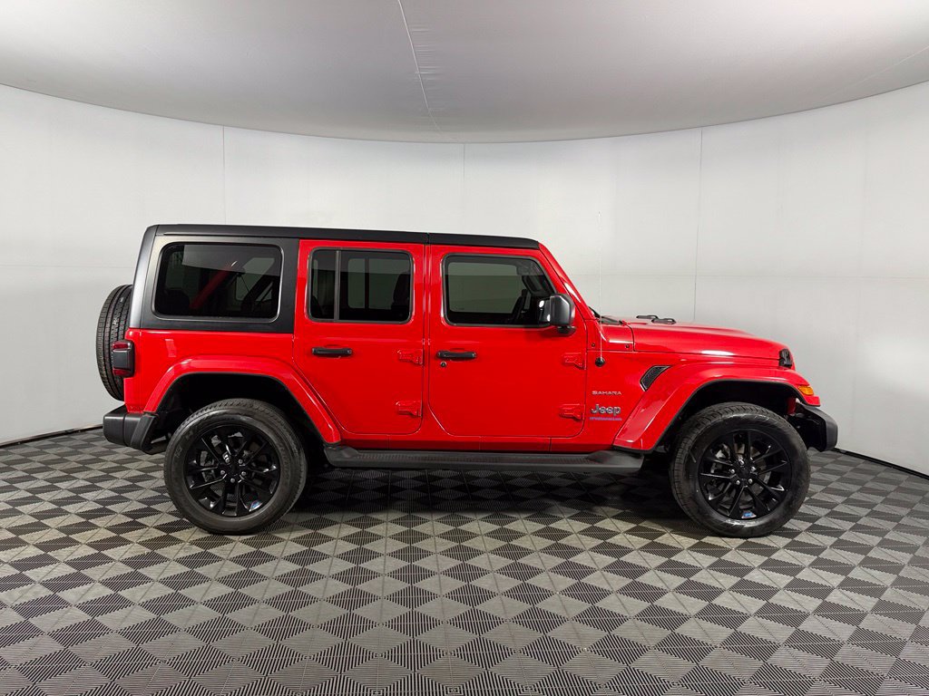 Used 2023 Jeep Wrangler Unlimited Sahara w/ Cold Weather Group AWD/4WD image 7