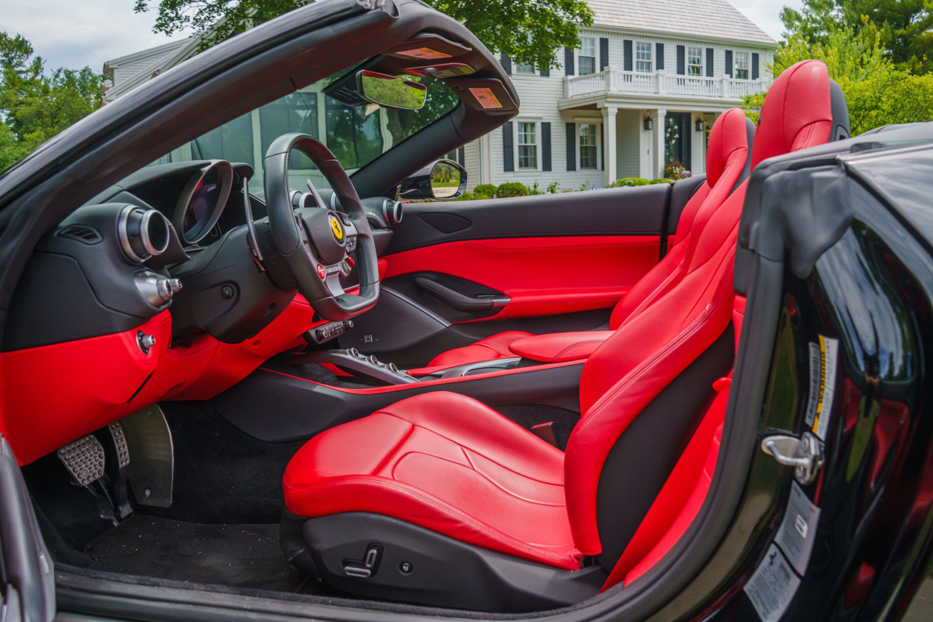 Used 2019 Ferrari Portofino RWD image 75