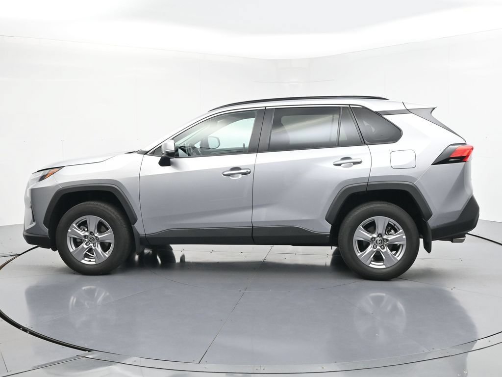 Used 2023 Toyota RAV4 XLE AWD/4WD image 5