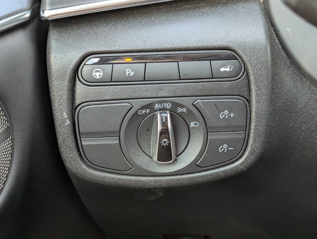 Used 2023 INFINITI QX50 Luxe AWD/4WD image 19